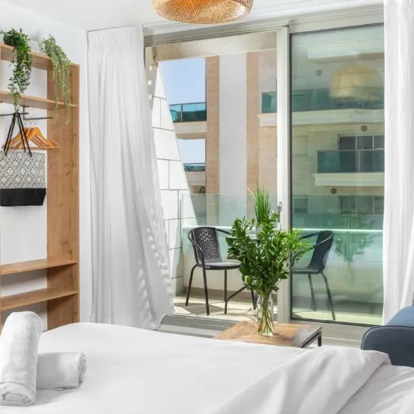 Luxury living 100 meter from the beach - by Edomlux，位于埃拉特的酒店