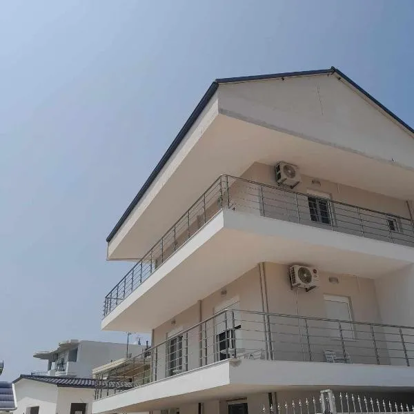 Giotis Apartments，位于普拉塔里亚的酒店