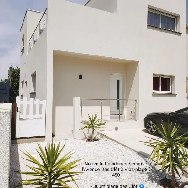 La Villa Yucca Vias Plage - 300m plage et centre，位于维亚斯的酒店