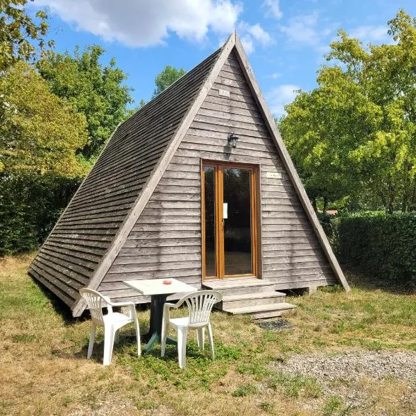 Camping les Hirondelles，位于布尔圣玛丽的酒店