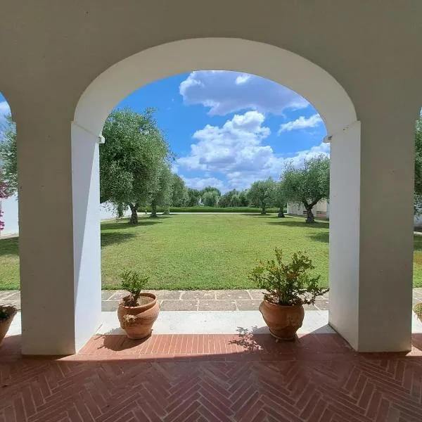 Villa Francesca - Camere con giardino，位于卡斯泰拉内塔的酒店