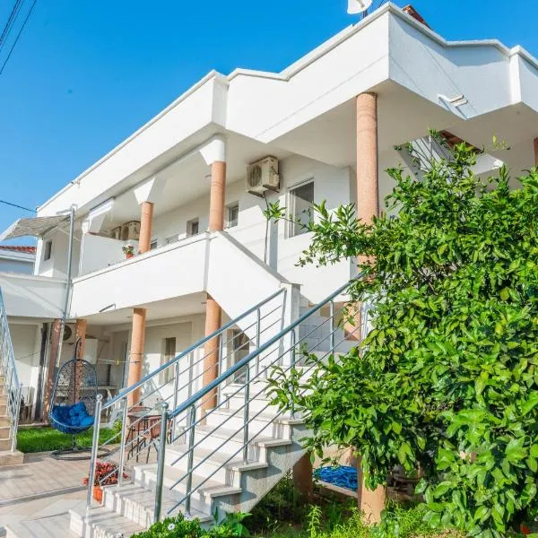 Apartmani Medovic，位于乌尔齐尼的酒店