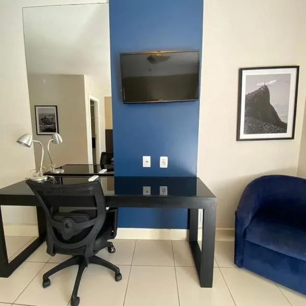 Flat em frente a praia Macaé，位于马卡埃的酒店