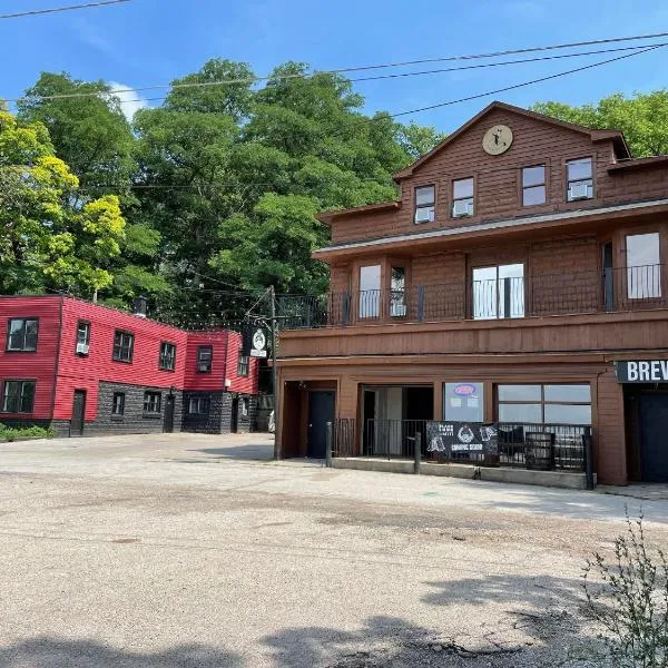 Randolph Hotel，位于Fox Lake的酒店