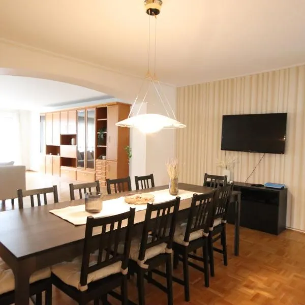 Monteurwohnung Saarlouis, Ferienhaus, WLAN, Parkplatz，位于萨尔路易斯的酒店