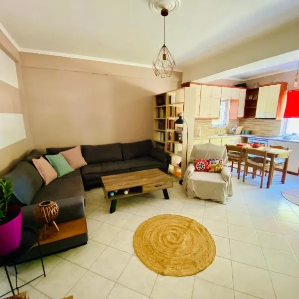 Cottage House，位于阿马利阿斯的酒店