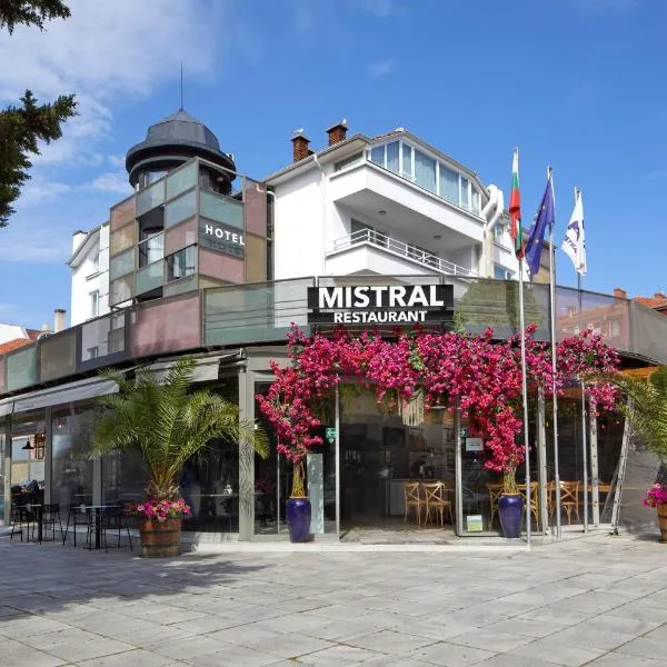 Hotel Mistral，位于内塞伯尔的酒店