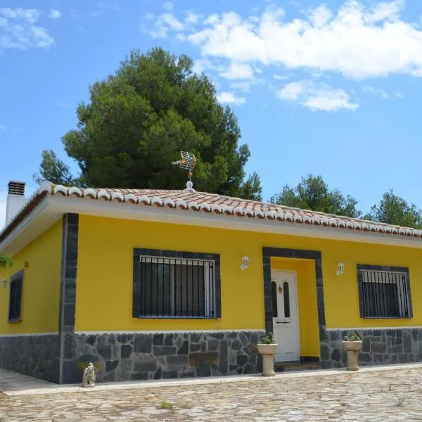 Casa rural en Casas de Moya 'Casa del Pino Gori'，位于卡夫列尔河畔比利亚戈多的酒店