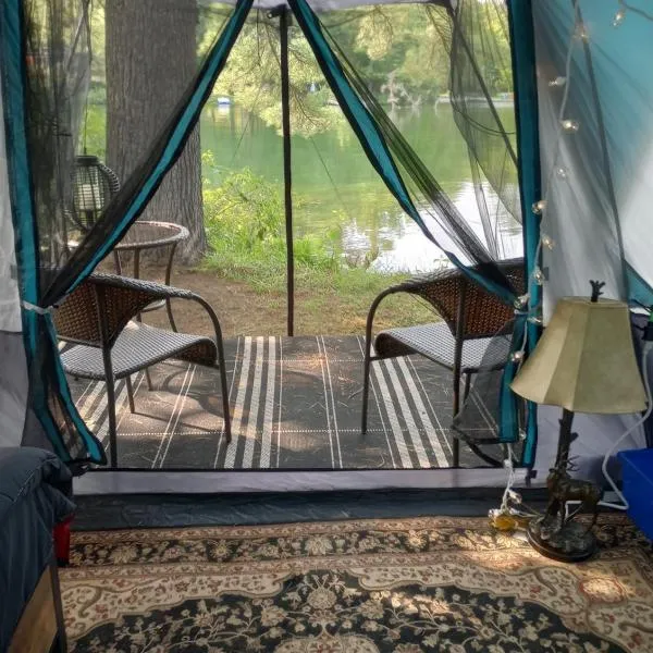 Glamping on the Green River，位于泻湖城的酒店