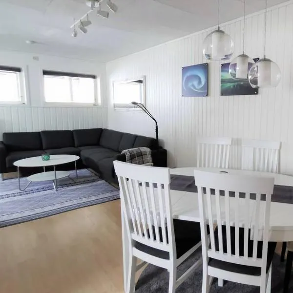 Spacious apartment on Kvaløya，位于Kvaloysletta的酒店