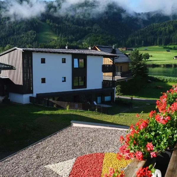 See Hotel Kärntnerhof- das Seehotel am Weissensee!，位于Lengholz的酒店