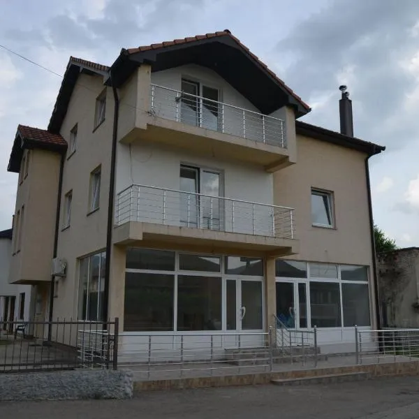 Apartmani Previja，位于贝拉内的酒店