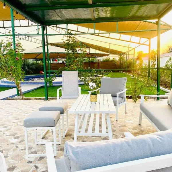 Luxury Farm 2 with Swimming Pool，位于Al Rahba的酒店
