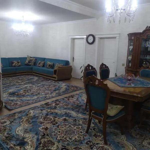 House in Nakhchivan city, Azerbaijan，位于纳希切万的酒店