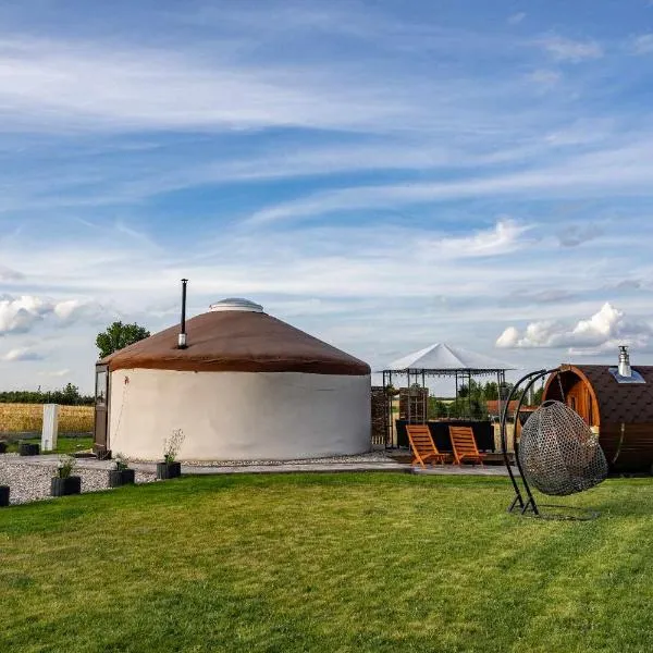 Jurtowe Wzgórze Glamping，位于Grabinek的酒店