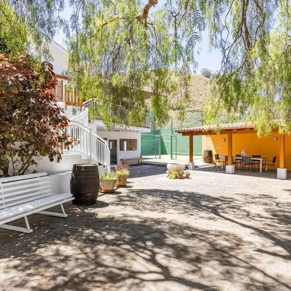 Casa con jardin para familias y grupos，位于特格斯特的酒店