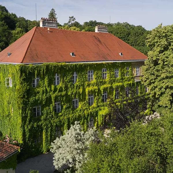 Schloss Hollenburg Aparte Apartments，位于多瑙河畔克雷姆斯的酒店