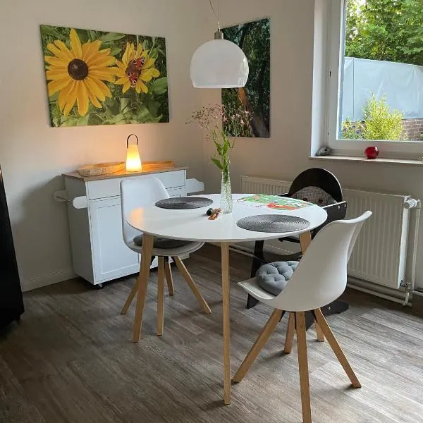 HUUS UTSPANN FeWo mit Terrasse - 23 km vor Hamburg -，位于塞费塔尔的酒店