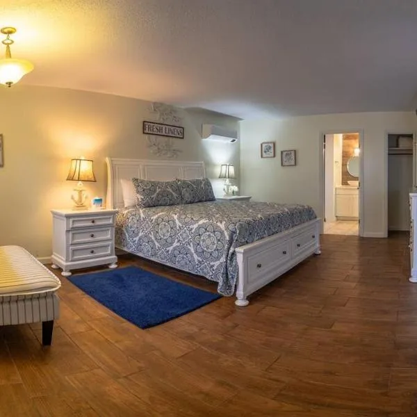 Elegant Jacuzzi Suite，位于Hancock的酒店