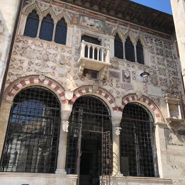b&b casa largo la piazzola，位于维托里奥·威尼托的酒店