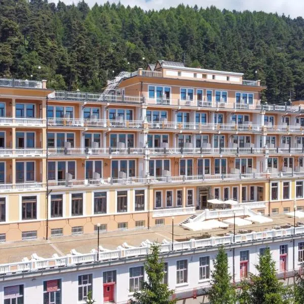 Pràcatinat Hotel & Restaurant，位于Usseaux的酒店