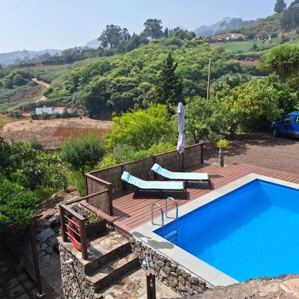 CASA RURAL CON PISCINA PRIVADA El ROBLE，位于阿格特的酒店