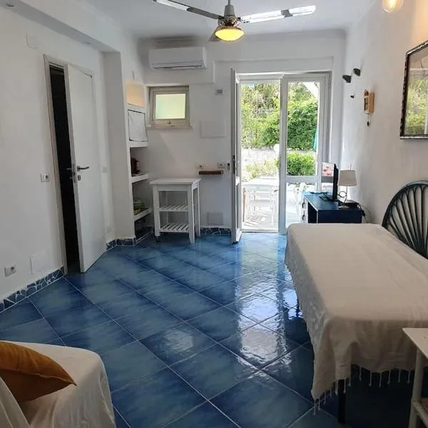 Marbnb Appartamenti Ponza Centro porto Appartamento Palma，位于蓬扎的酒店