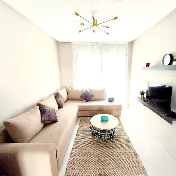 Cosy appartement proche de l'aéroport mohamed 5，位于Deroua的酒店