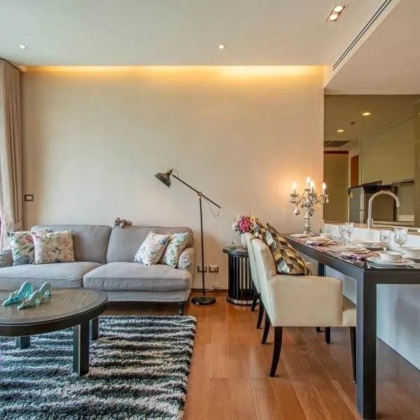 Luxury 1Bed 1Bath 300m BTS Phrom Phong, Emporium EmSphere EmQuartier，位于Ban Khlong Samrong的酒店