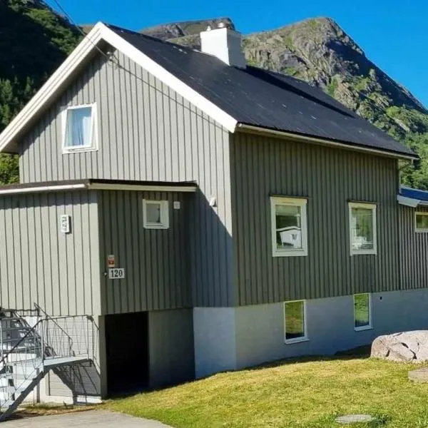 Landsbyhus i Lofoten，位于拉姆贝格的酒店