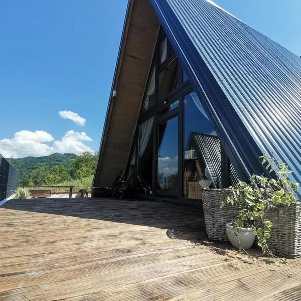 Stone Chalets - LUNA，位于亚伊采的酒店