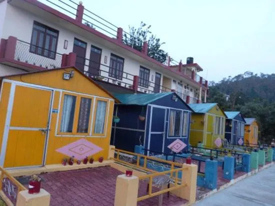 Himvadi Resorts Kausani，位于Dwārāhāt的酒店