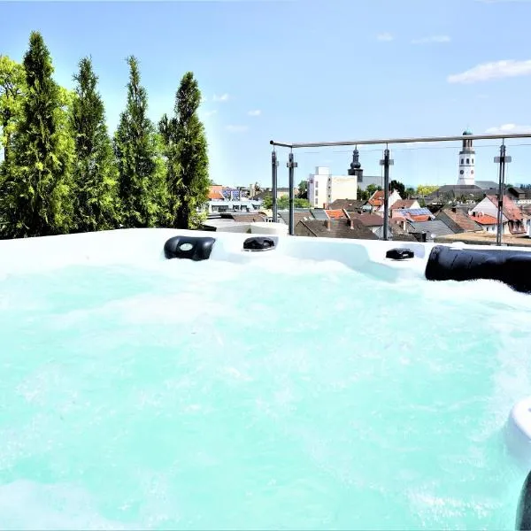 Panorama Penthouse Apartment mit Klima und Whirlpool für bis zu 6 Personen，位于法兰肯塔尔的酒店