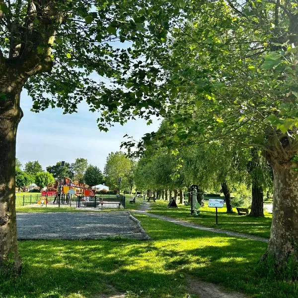 Les Cabanes du Lac，位于Vandré的酒店