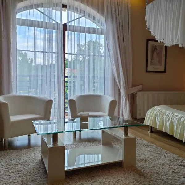 Hotel Viwaldi，位于Baruchowo的酒店