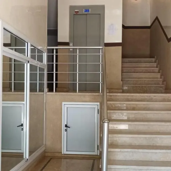 nour，位于拉乌的酒店