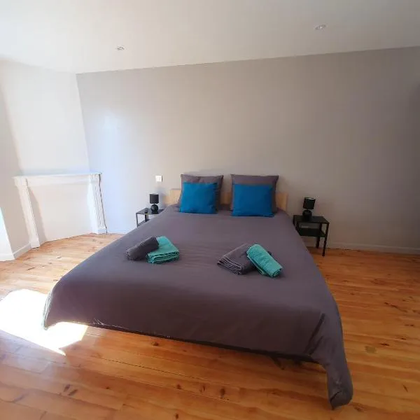 Appartement chic et cosy，位于Authézat的酒店