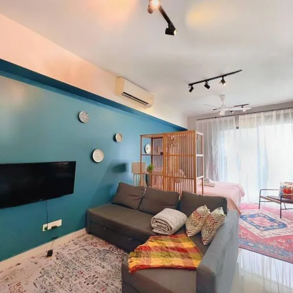 Heritage Studio with Balcony D'Sara, Direct MRT Kampung Selamat, near Thomson and Sungai Buloh Hospital，位于莎阿南的酒店