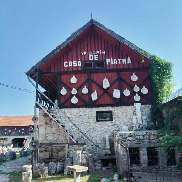 Conacul Muzeul Pietrei，位于Valea Unghiului的酒店