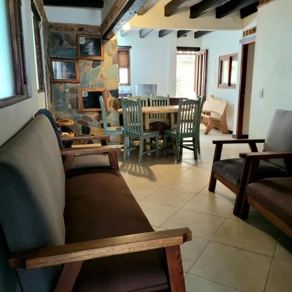 Apartahotel los Tucanes，位于莱瓦镇的酒店