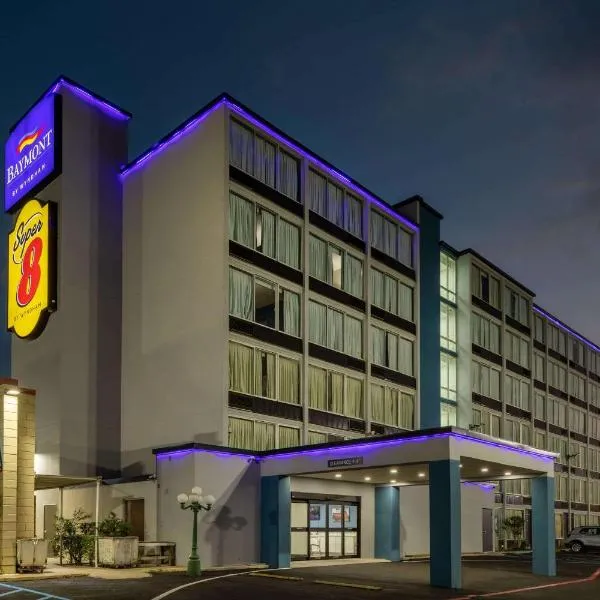 Super 8 by Wyndham Laredo，位于Laredo的酒店