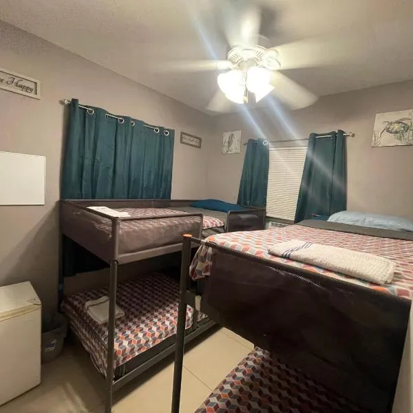 Miami Vibes "Hostel-Like" Shared Room，位于北迈阿密的酒店