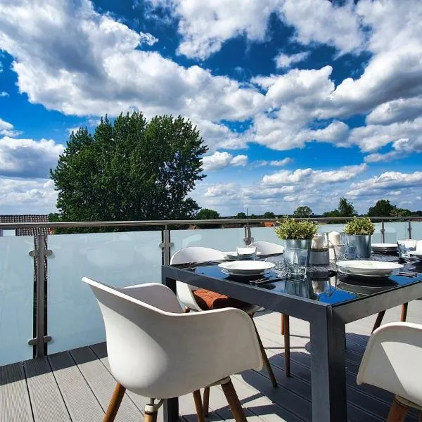 Wellness-Penthouse mit Outdoor-Whirlpool, 36-qm-Dachterrasse & Privatparkplatz，位于布尔格韦德尔的酒店