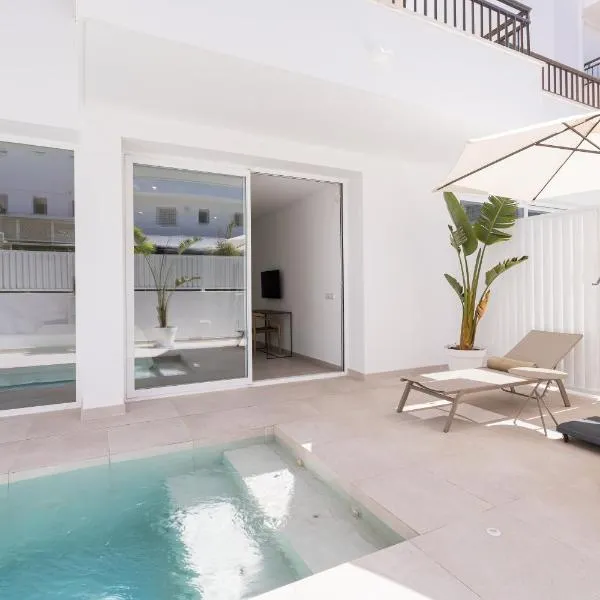 Bossa Bay Suites with Private Pool - MC Apartments Ibiza，位于伊维萨镇的酒店