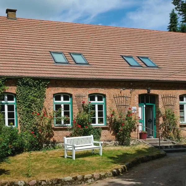Ferienwohnung im Pfarrhaus Kölzow，位于Zarnewanz的酒店