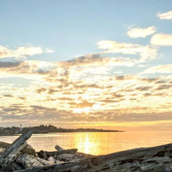 Esquimalt Lagoon Life，位于苏克的酒店