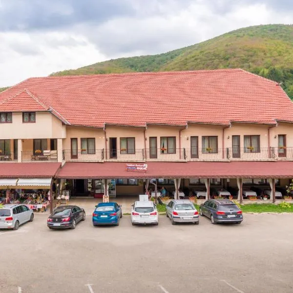 Pensiunea Popasul Ursilor，位于Chişcău的酒店
