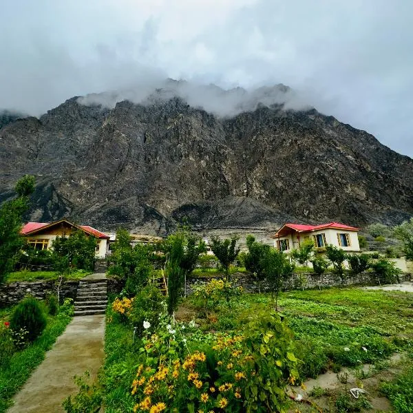 Orgventure Resorts Skardu，位于Ponedas的酒店