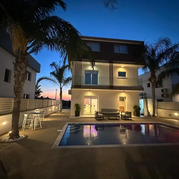 Valerian Palm Villas - Napa's Secret Escape，位于阿依纳帕的酒店