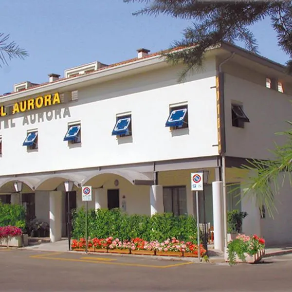 奥罗拉酒店，位于圣比亚焦迪卡拉尔的酒店